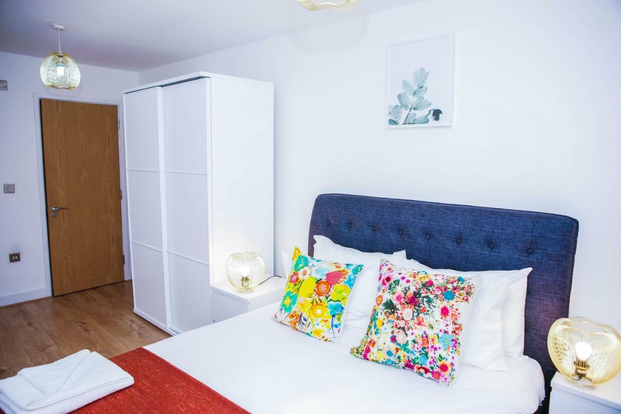 Riverside 2 Bed Apartment London Exterior photo